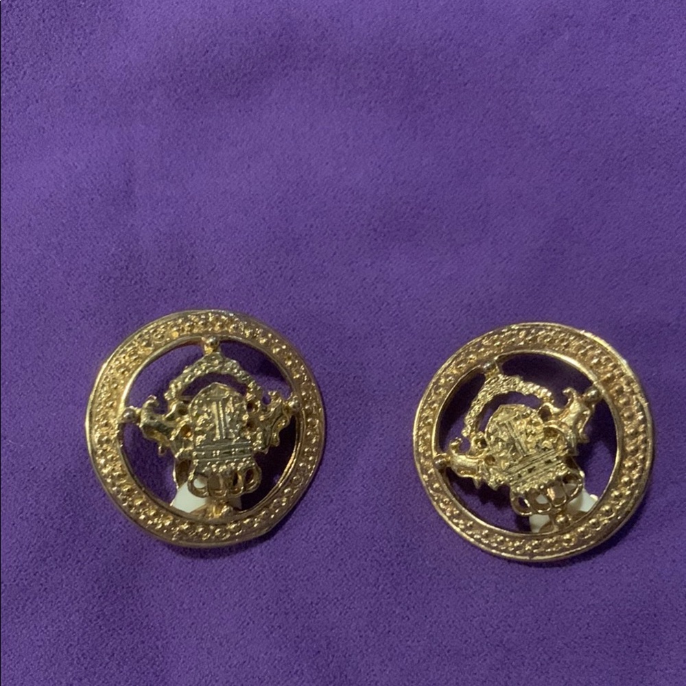 IVANA Vintage Gold Clip on Earrings